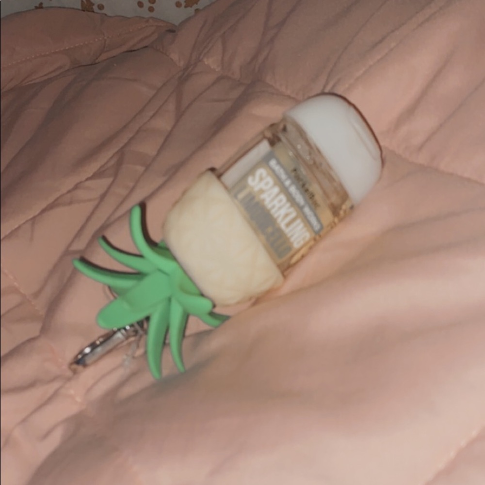 pineapple pocketback